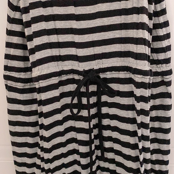 Joe Fresh grey & black  stripe maxi dress w/ tie cinch waist. 🏖️👙Stretchy. - Picture 4 of 6